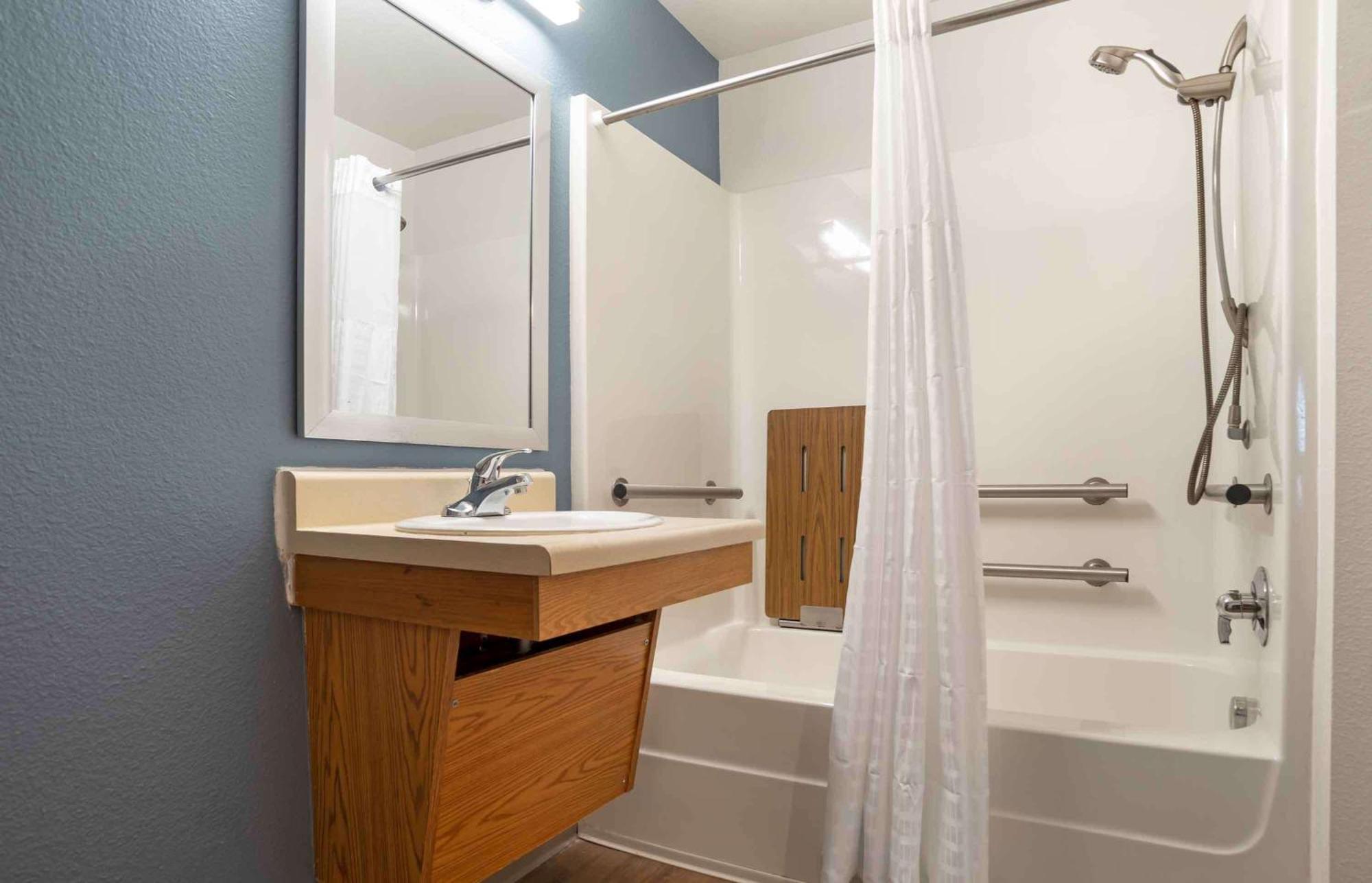 Extended Stay America Select Suites - Cleveland - Airport Exteriör bild