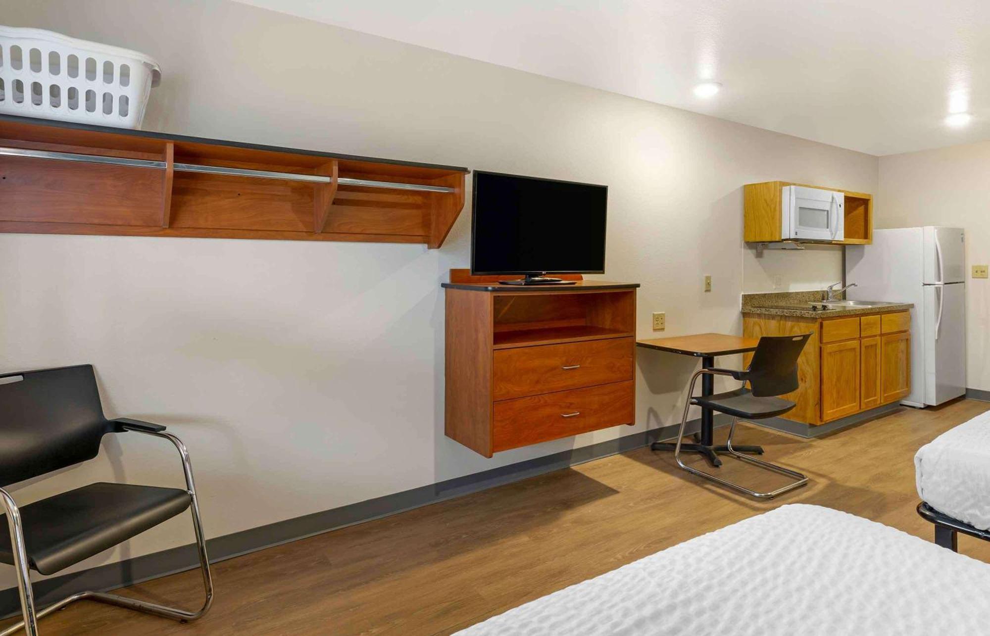 Extended Stay America Select Suites - Cleveland - Airport Exteriör bild