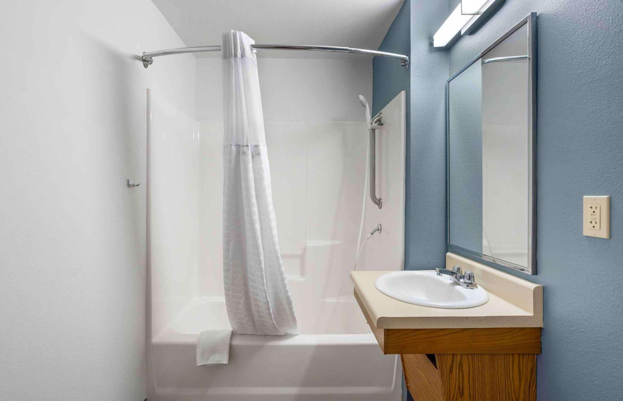 Extended Stay America Select Suites - Cleveland - Airport Exteriör bild